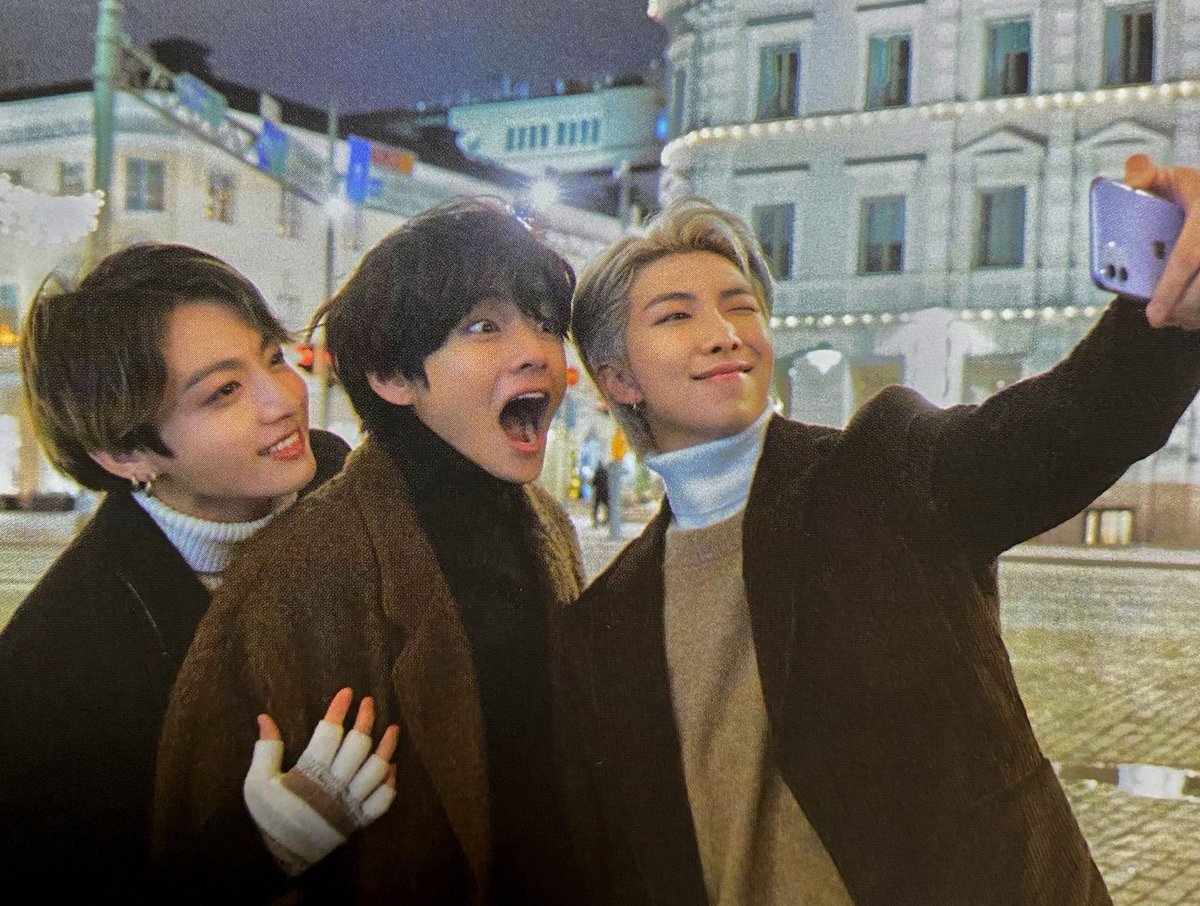 hourlybtsmile's tweet photo. https://t.co/IA94wgBDd4