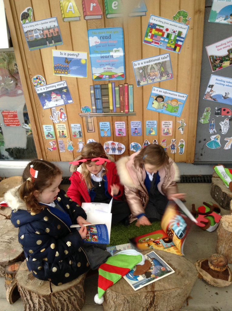 latimerprimary's tweet image. We have also been enjoying reading in #EYFS this week.  #EYFSLiteracy #EYFSReading indoors and outdoors, sharing books with friends.  💙📚💙