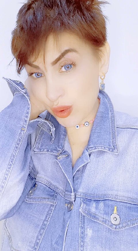 hulya_kibaroglu's tweet photo. Hey, işte seveceğin bir video video👇🏻👇🏻, senin için buldum, gel bir göz at! 😎😎 #Likee #HelloLi #LIKEEap https://t.co/ntnx3hEdP4 https://t.co/CxphuxWYaK