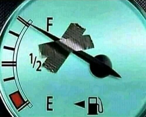 Solo_Jokes's tweet photo. Prof : Comment économiser le carburant ? 

Les gars du Shaba : https://t.co/SS9ug3MEgh