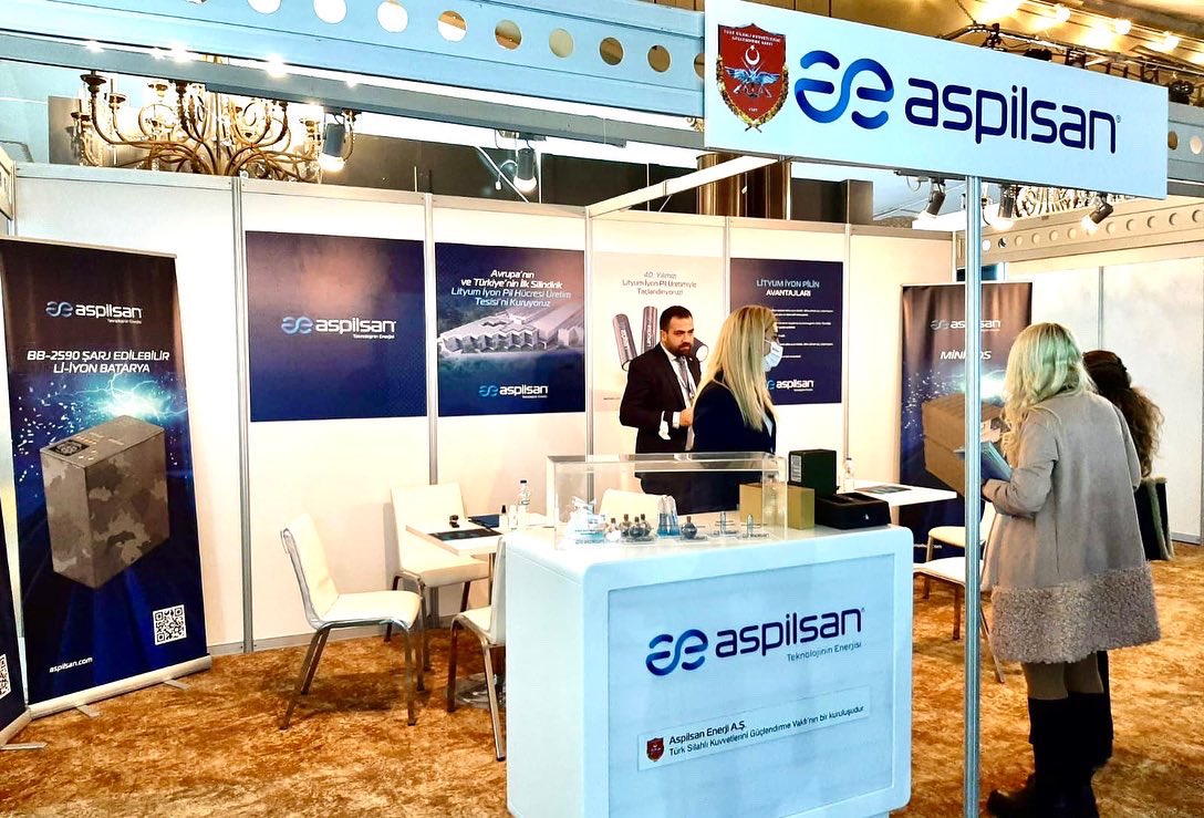 aspilsan_enerji's tweet photo. Dijital dönüşüm ile yeni nesil askeri lojistik sektörünün nasıl şekillendiği, sürdürülebilirlik ve milli savunma sanayiinin ihracatı gibi başlıkların ele alındığı Askeri Lojistik ve Destek Zirvesi‘nde yerimizi aldık!#AspilsanEnerji https://t.co/MmlbKtFUtU