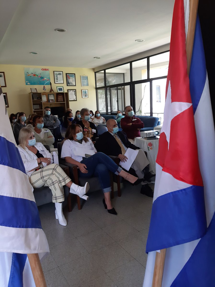 UyCubacoopera's tweet photo. Sesión científica de la Brigada Médica Cubana en Uruguay.🇨🇺🇺🇾Amor y Bondad con el conocimiento destinado a La Paz y La Hermandad.#CubaVive 
#CubaViveEnSuHistoria 
#CubaViveYRespira 
#CubaViveyAbraza 
#CubaCoopera 
@unidad_central 
@EmbaCubaUruguay 
@PardoRegla 
@japortalmiranda https://t.co/xbzCGiasrz