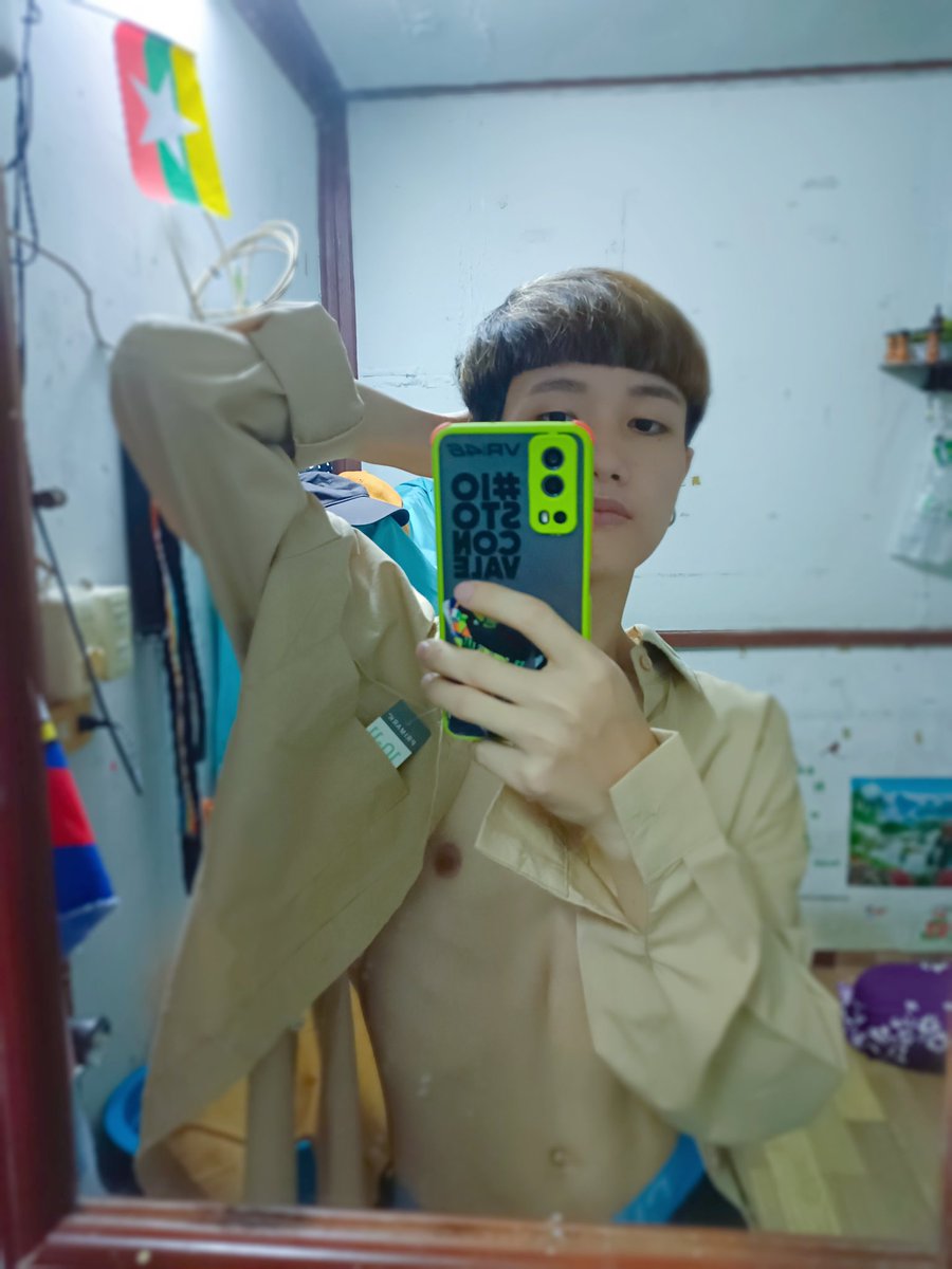 MinMin70037084's tweet photo. ဘာၾကၫ့္လယ္ ႏို႔စို႔ခ်င္ အခန္းမာလာခဲ့😂 https://t.co/w2L7vmmaK8