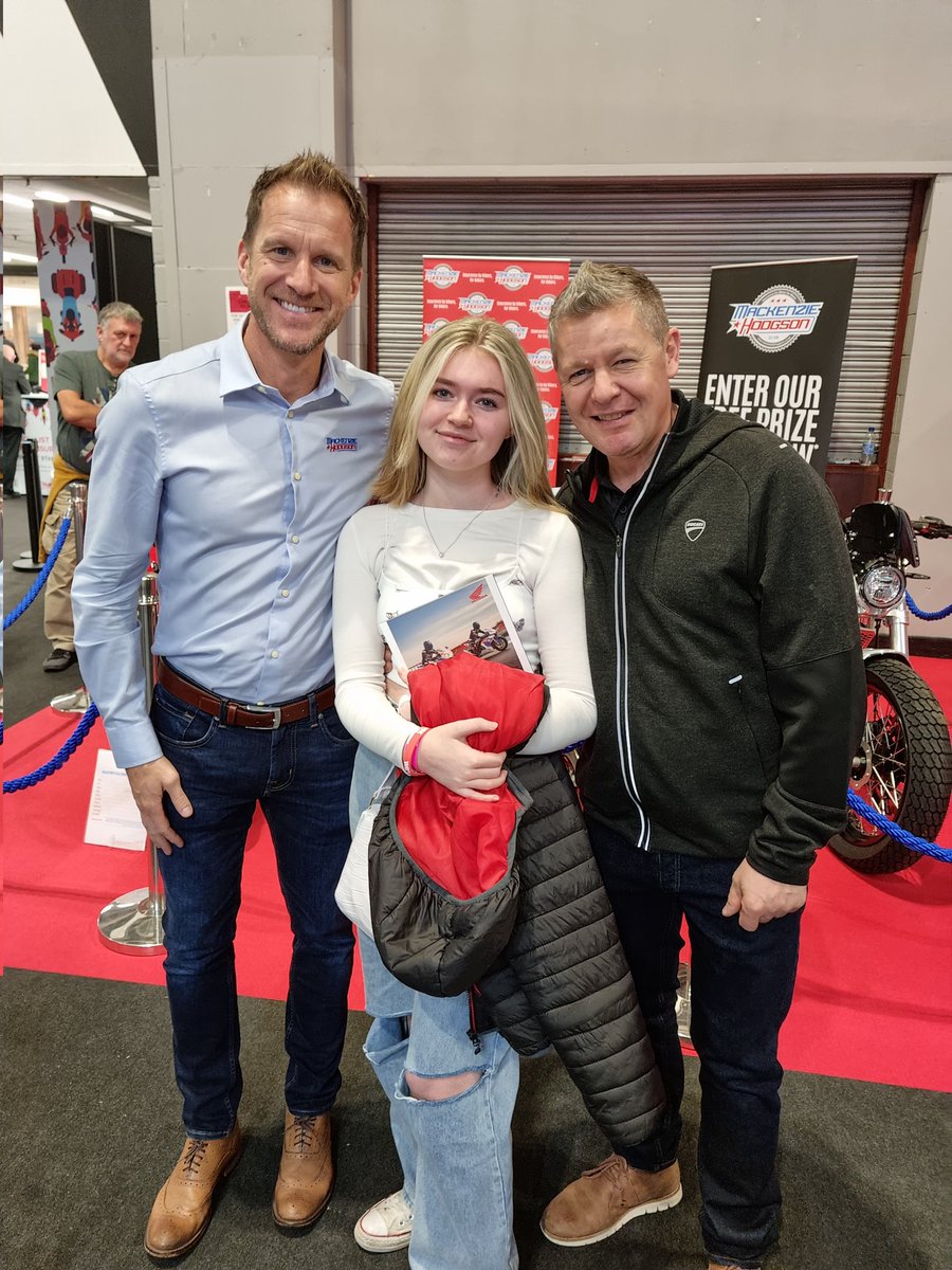 KnaptonPaul's tweet photo. Cheers @NeilHodgson100 n @CWMotorcycles top blokes 👍🏁 https://t.co/meyfUd2hfv