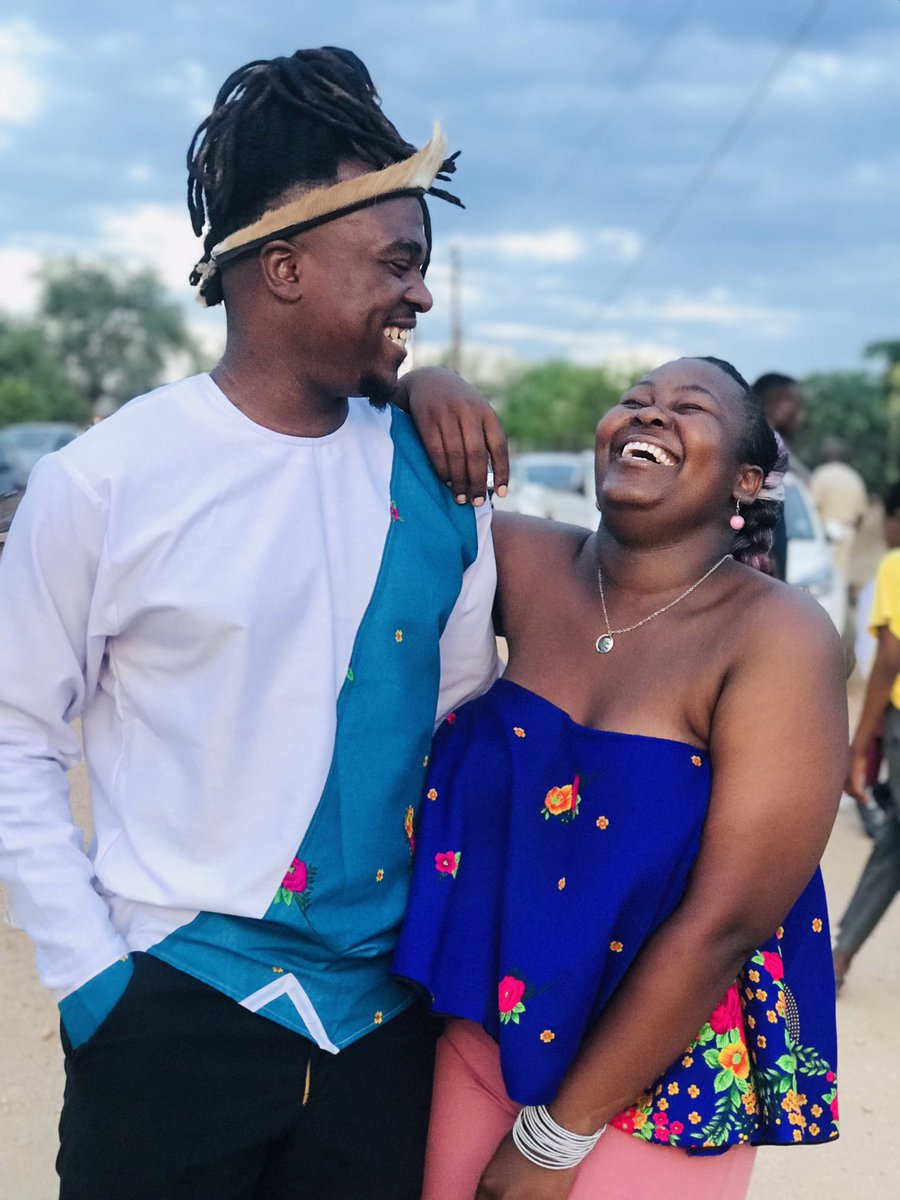 Lomeo_September's tweet photo. D e l a y e d  P o s t !

Your MC ❤️🤭🥰
 #weddingvibes  #tsongawedding #mutsonga #tsongaattire https://t.co/o4vBivmHE2