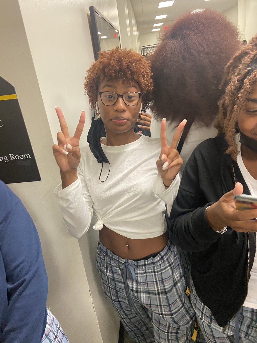 AriaXaviera's tweet photo. oh, that’s gang nem #firstfinals https://t.co/B8c8rFbOcL