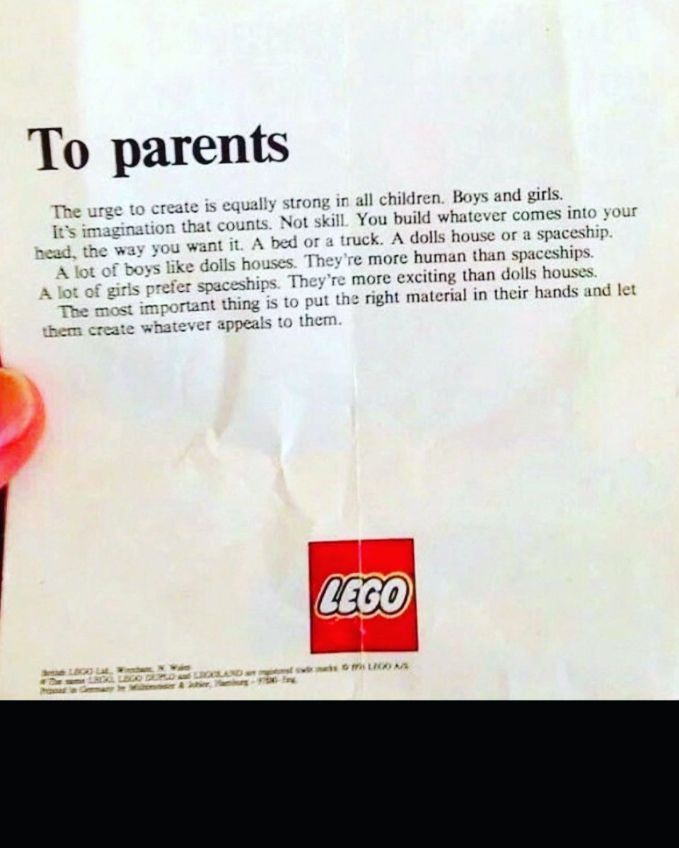MignonDelicia's tweet photo. Lego’s kijk op #creativiteit en #verbeeldingskracht blijft staan als een huis. Prachtig #novelpointofview. Tijdloos, wezenlijk belangrijk. #verbeeldingskracht #creativiteit #diversiteit #geenhokjes #scheppingskracht #openyourworld #lego https://t.co/opkCfDMBoy