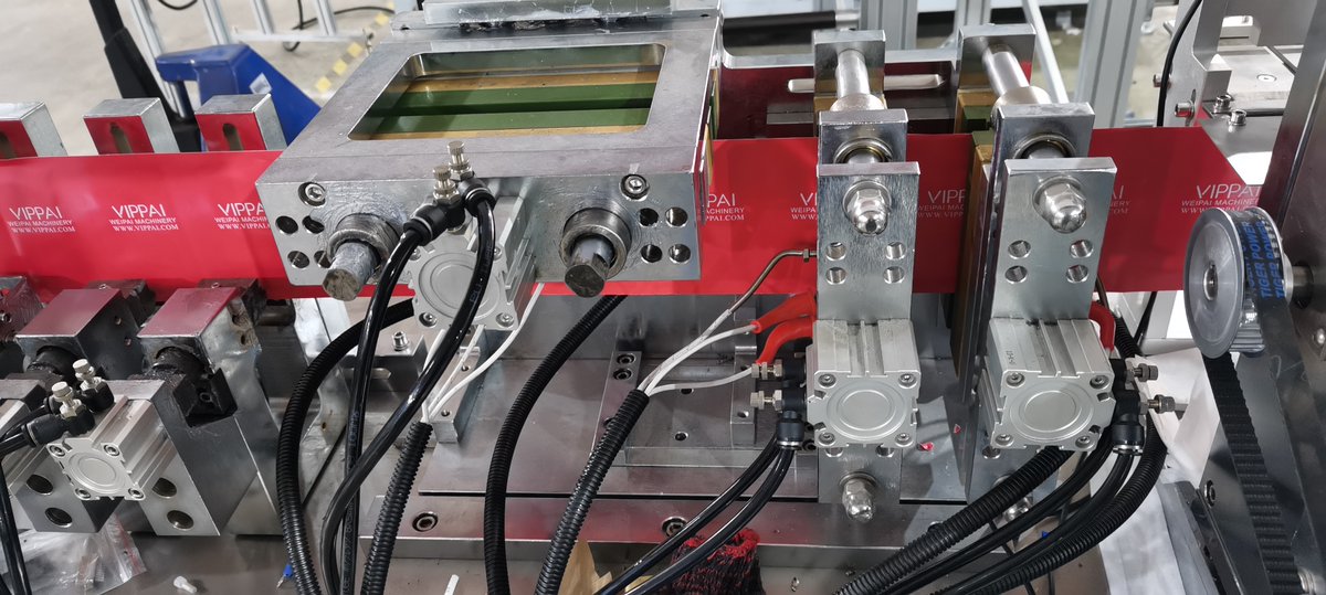 leadmach's tweet image. Wet wipe machine was packed for shipping.

Best wet wipes machine manufacturer, Lead Machinery focuses on providing a variety of wet wipes machine for customers.

Get the same wet wipe machine: leadmach.com/wet-wipe-machi…

#wetwipesmachine
#wetwipespackagingmachine
#wettissuemachine