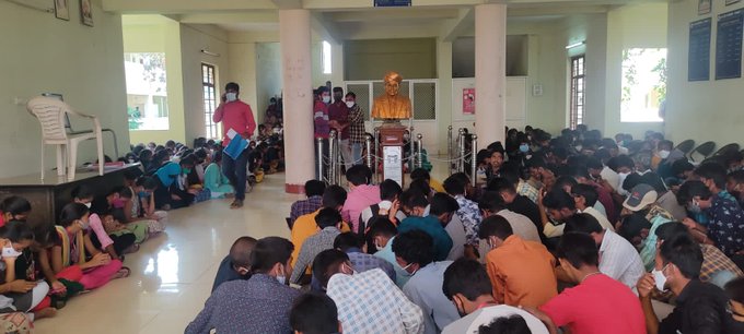 venkat12345Qw's tweet photo. We, the students of KU College Of Eng &amp; Tech Revolting Against Converting Of Our Regular Courses (Civil,IT) to Self-Finance Course.Due to this their is fee increment of nearly 4 times.@KTRTRS @sabithaindr @DrTamilisaiGuv @bandisanjay_bjp @revanth_anumula @VenkatBalmoor
#SaveKUCET https://t.co/2KGZyRA1lE