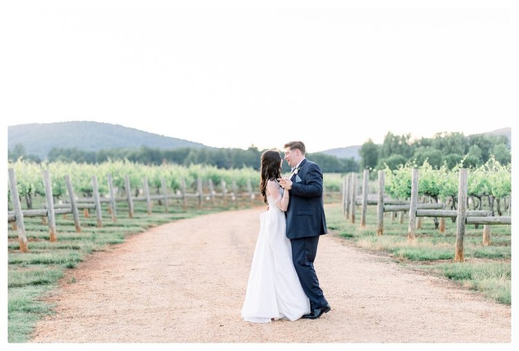 pixElatedRVA's tweet photo. Charlottesville Wedding Photographer - Keswick Vineyards summer wedding! https://t.co/PaJqhLndpj https://t.co/YHIKAOpoR6