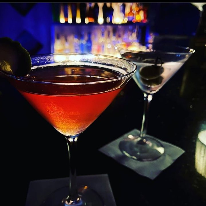 We gotta talk about this set of #martinis sent to us by Susan Catherine...*kissing fingertips* 
Show us your drinks! #Capos #libations #LasVegas #speakeasy