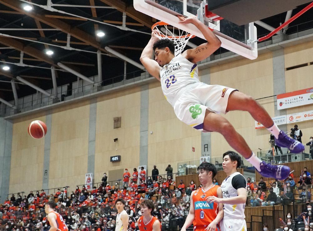 Best D3 dunker of all time? 

We're pretty sure <a href="/maxhisatake/">Max Hisatake</a> is in the running.

RT this to help him get entered into the dunk contest for Japan's top pro league (<a href="/B_LEAGUE/">B.LEAGUE（Bリーグ）</a>) on 1/14/22 🇯🇵

#マックスヒサタケ 
#Bリーグオールスター 
#Bリーグ #サンロッカーズ渋谷 
#MaxHisatake