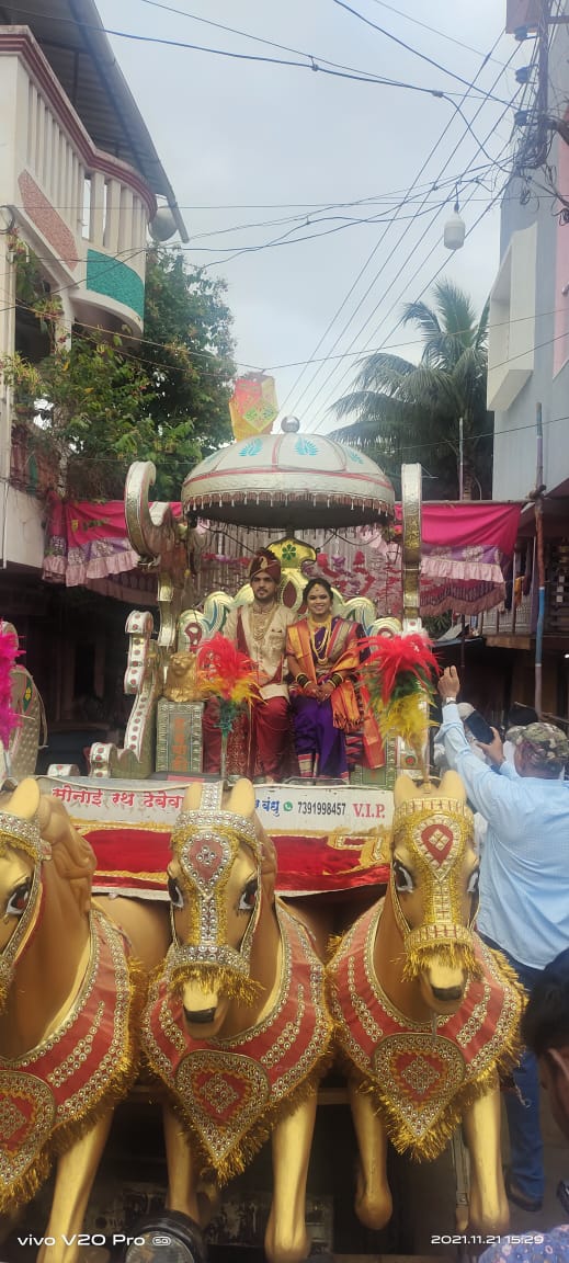 manyachiwadi's tweet photo. #DestinationWedding at #Manyachiwadi 

अक्षय आणि पुजा लग्न सोहळा.

 गावातील सर्व लोकांनी केलेल्या मदतीमुळे हा लग्न सोहळा मी अपेक्षा केली होती त्यापेक्षा खूप चांगला झाला. आपल्या सर्वांच्या मदतीमुळे हा भव्य सोहळा व्यवस्थित पार पडला. त्यासाठी गावातील सर्व गावकऱ्यांचे खूप खूप आभार. https://t.co/JAoMRhXYQR