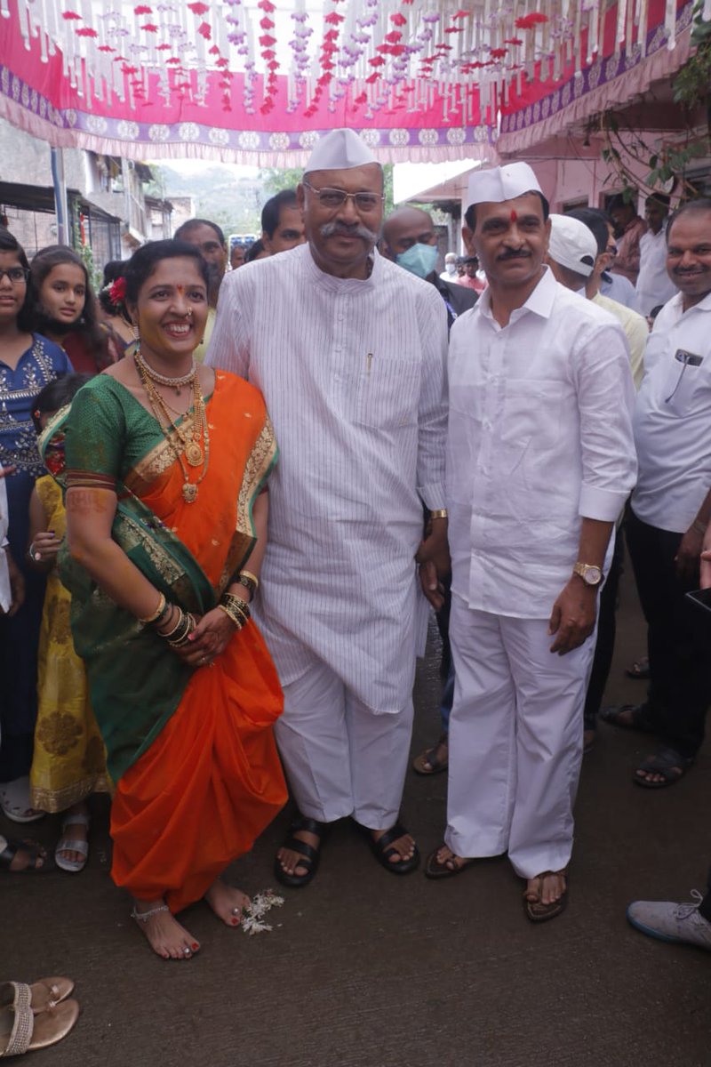 manyachiwadi's tweet photo. #DestinationWedding at #Manyachiwadi 

अक्षय आणि पुजा लग्न सोहळा.

 गावातील सर्व लोकांनी केलेल्या मदतीमुळे हा लग्न सोहळा मी अपेक्षा केली होती त्यापेक्षा खूप चांगला झाला. आपल्या सर्वांच्या मदतीमुळे हा भव्य सोहळा व्यवस्थित पार पडला. त्यासाठी गावातील सर्व गावकऱ्यांचे खूप खूप आभार. https://t.co/JAoMRhXYQR