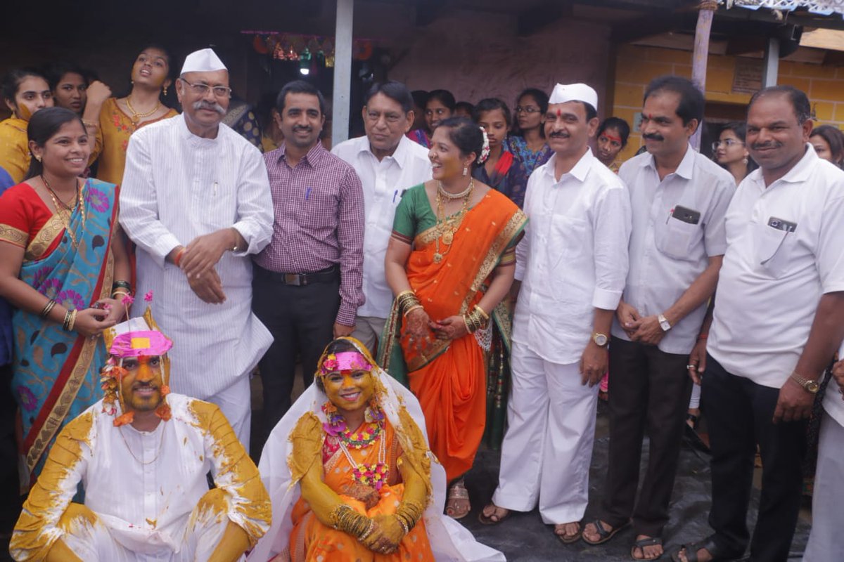 manyachiwadi's tweet photo. #DestinationWedding at #Manyachiwadi 

अक्षय आणि पुजा लग्न सोहळा.

 गावातील सर्व लोकांनी केलेल्या मदतीमुळे हा लग्न सोहळा मी अपेक्षा केली होती त्यापेक्षा खूप चांगला झाला. आपल्या सर्वांच्या मदतीमुळे हा भव्य सोहळा व्यवस्थित पार पडला. त्यासाठी गावातील सर्व गावकऱ्यांचे खूप खूप आभार. https://t.co/JAoMRhXYQR