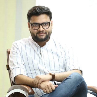 Sanjays41294804's tweet photo. I want to thank wholeheartedly @whokumargaurav Sir, @RaMoSirOfficial Sir, and @abhinaymaths Sir for always standing with us 🙏
#RailwayJusticForStudents 
#RailwayExamCalendarDo 
#RailwayExamCalendarDo https://t.co/upMNQmGx1i