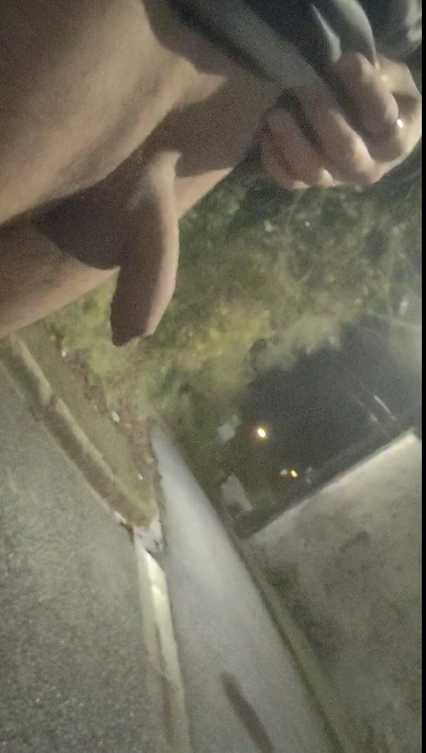 Dickflashman1's tweet photo. Balade en ville sans pantalon
#exhibition #exhibitions #exhibpublic #exhibitionistguy #FlashingInPublic #flashingpublic #solo #nakedchallenge #villes #nuit #night #city https://t.co/iYPkVNjazA