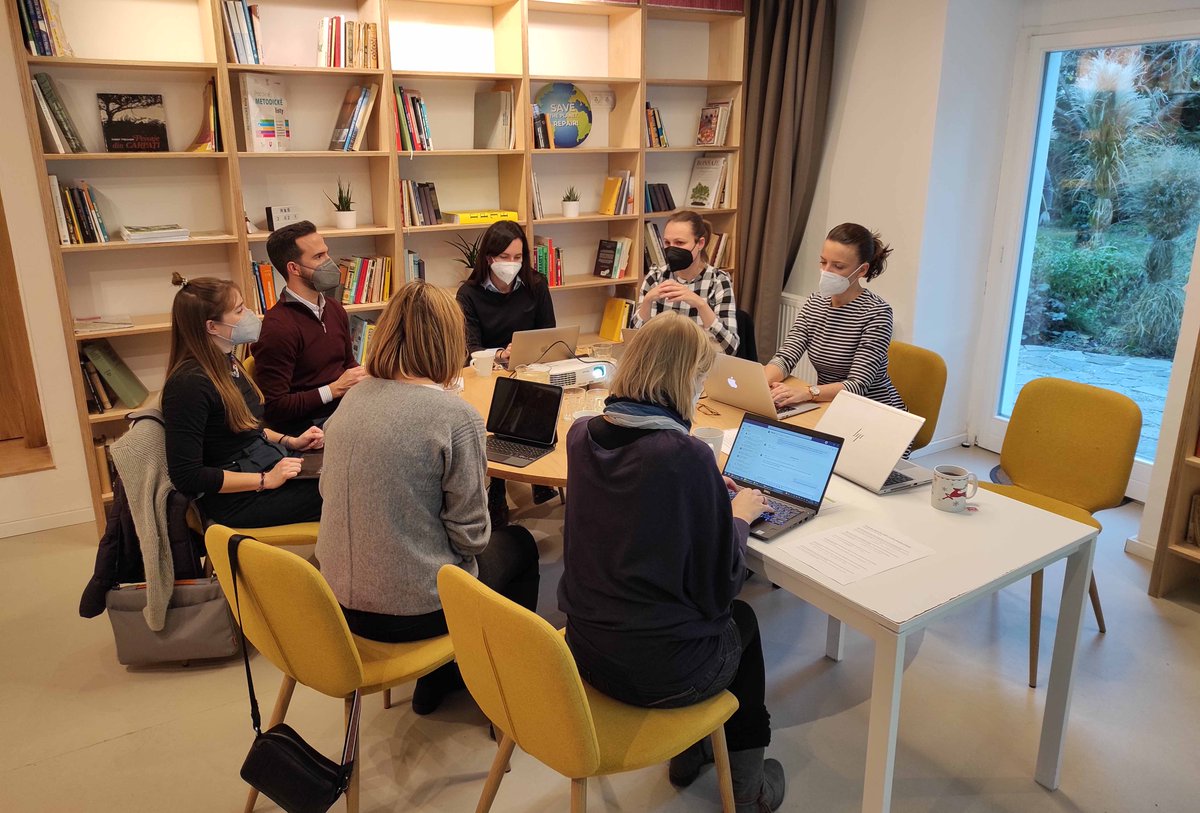 bioazul_spain's tweet photo. 📌 Check out the summary about the 2nd Transnational Meeting of our project #InCEPPP in Bratislava where we discussed about the methodology of #CircularPublicProcurement and #CircularPurchase.

Read more ➡️ https://t.co/9HeafFJTOo https://t.co/UJkMk5nUmw