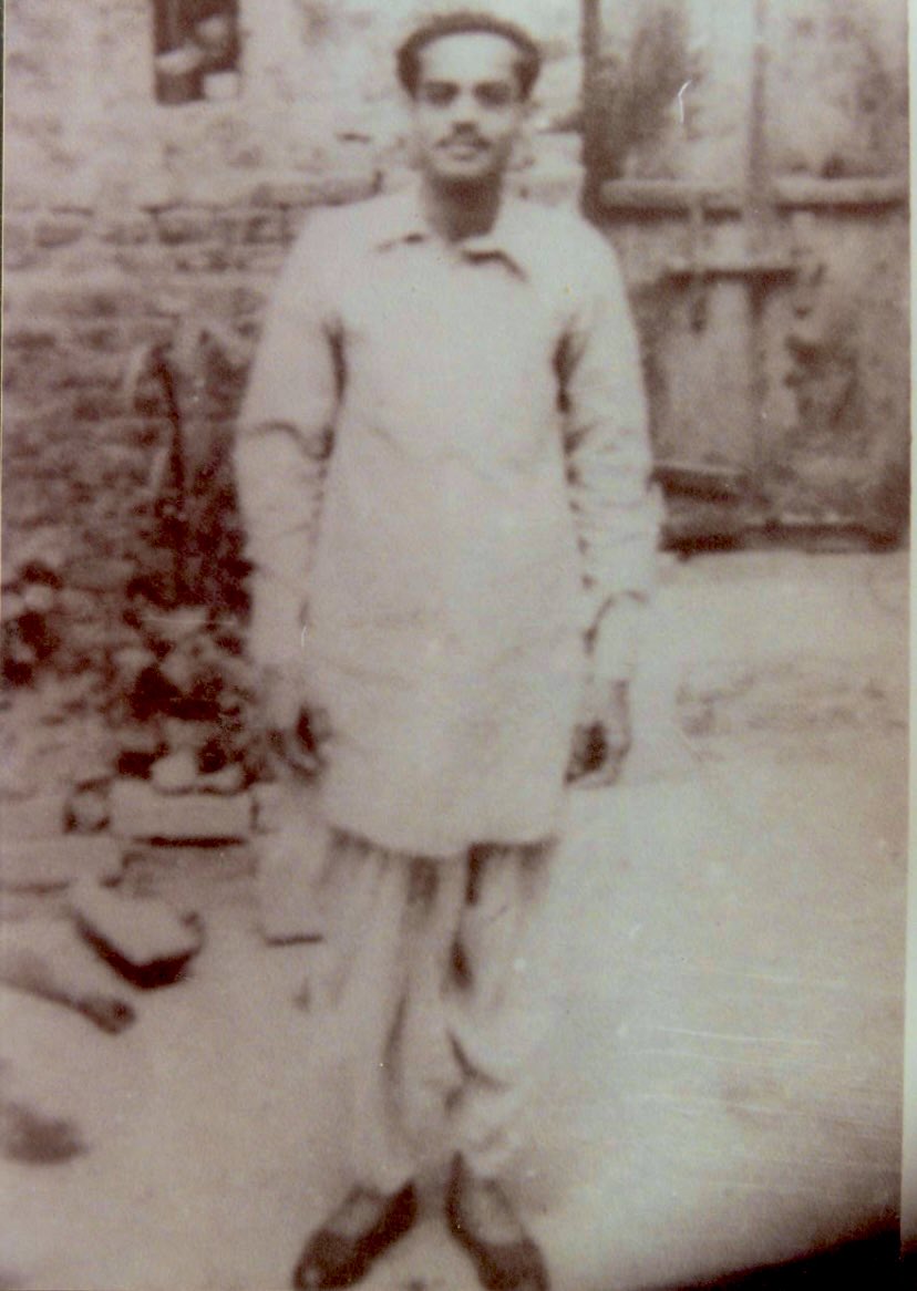 AnandaMargaBaba's tweet photo. Baba Nam Kevalam #AnandaMarga https://t.co/m3foGlmEqW