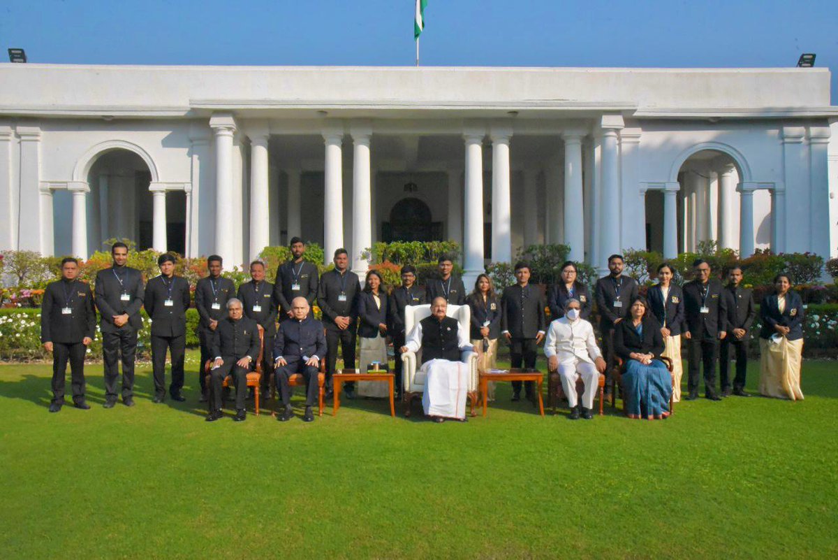 VPIndia's tweet photo. Officer Trainees of the 74th Batch of the Indian Revenue Service called on the Vice President, Shri M. Venkaiah Naidu at Upa-Rashtrapati Nivas today. #IRS @IRSAssociation https://t.co/uqozPBuC9D