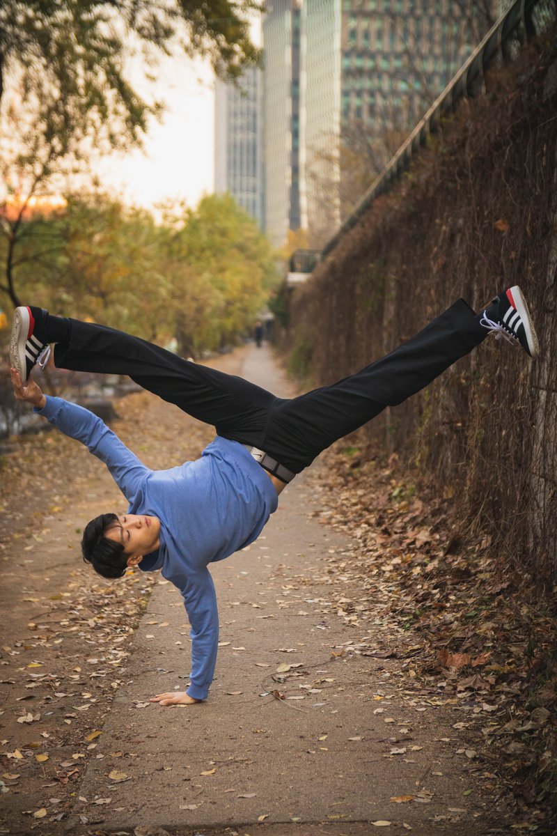 KBSKorea24's tweet photo. For #TouchBaseInSeoul we meet Kaden Kim(김우석) aka #bboy Found, a member of the world championship winning #breaking crew #FusionMC. He tells us how  breaking changed his life and led to help him discover more about his roots as a Korean-American #adoptee. #비보이 #인터뷰 https://t.co/HIiDQQxwpG