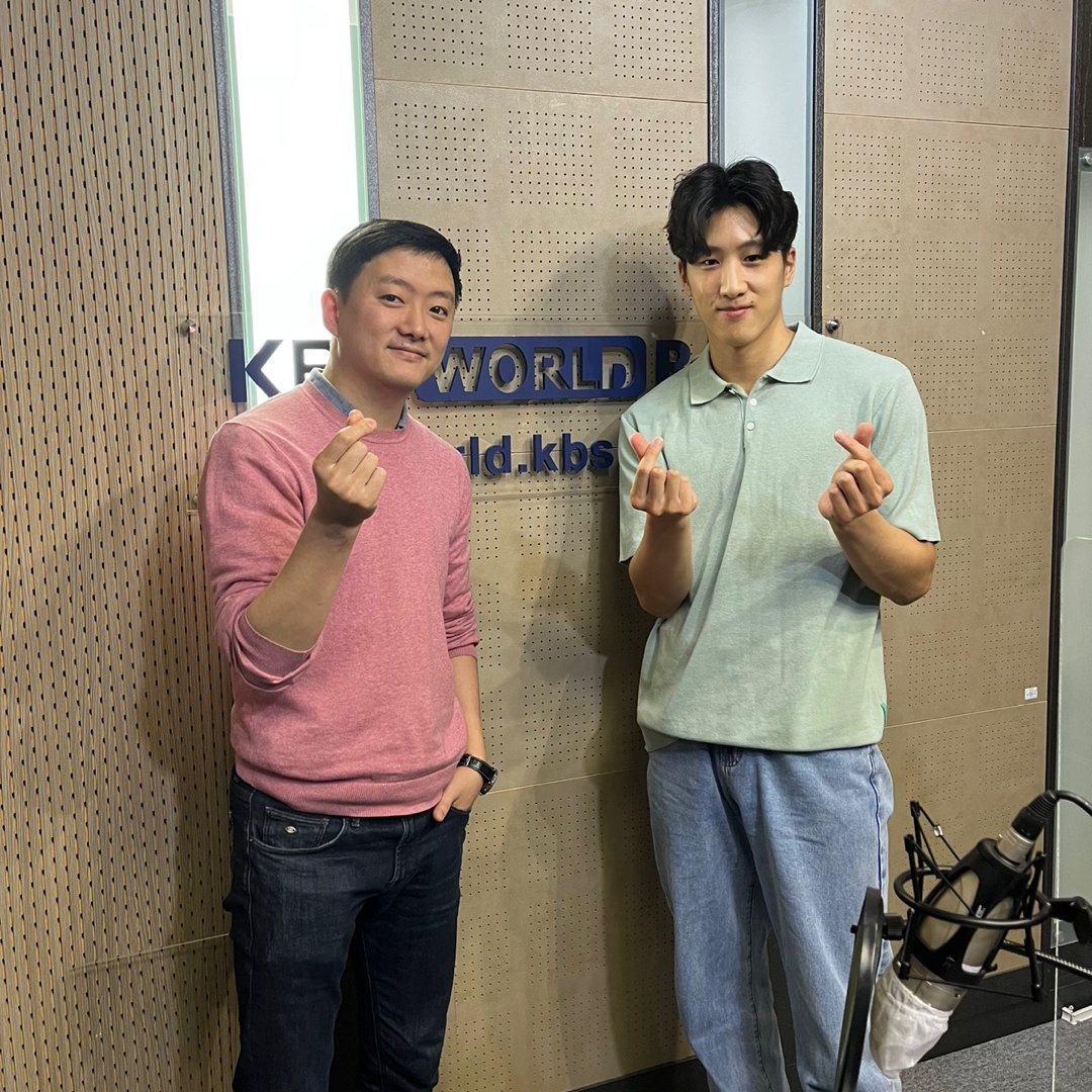 KBSKorea24's tweet photo. For #TouchBaseInSeoul we meet Kaden Kim(김우석) aka #bboy Found, a member of the world championship winning #breaking crew #FusionMC. He tells us how  breaking changed his life and led to help him discover more about his roots as a Korean-American #adoptee. #비보이 #인터뷰 https://t.co/HIiDQQxwpG
