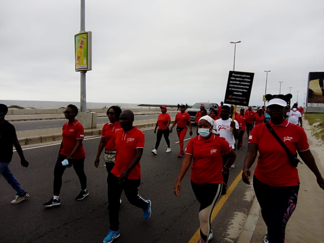 CNCSMocambique's tweet photo. #dezembrovermelho
Caminhada matinal de Dezembro Vermelho no Município de Maputo
Contou com a participação de Sua Excelência Ministro da Saúde, Dr Armindo Tiago, Secretário Executivo do CNCS, deputados e vereadores municipais.
#acabarcomosida #acabarcomasdesigualdades #CNCS https://t.co/K21ueTCEqL