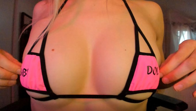 new dirty talking bewb worship vid  in OF and FNSLY inboxes now 😜 https://t.co/ycHZ6kwVER