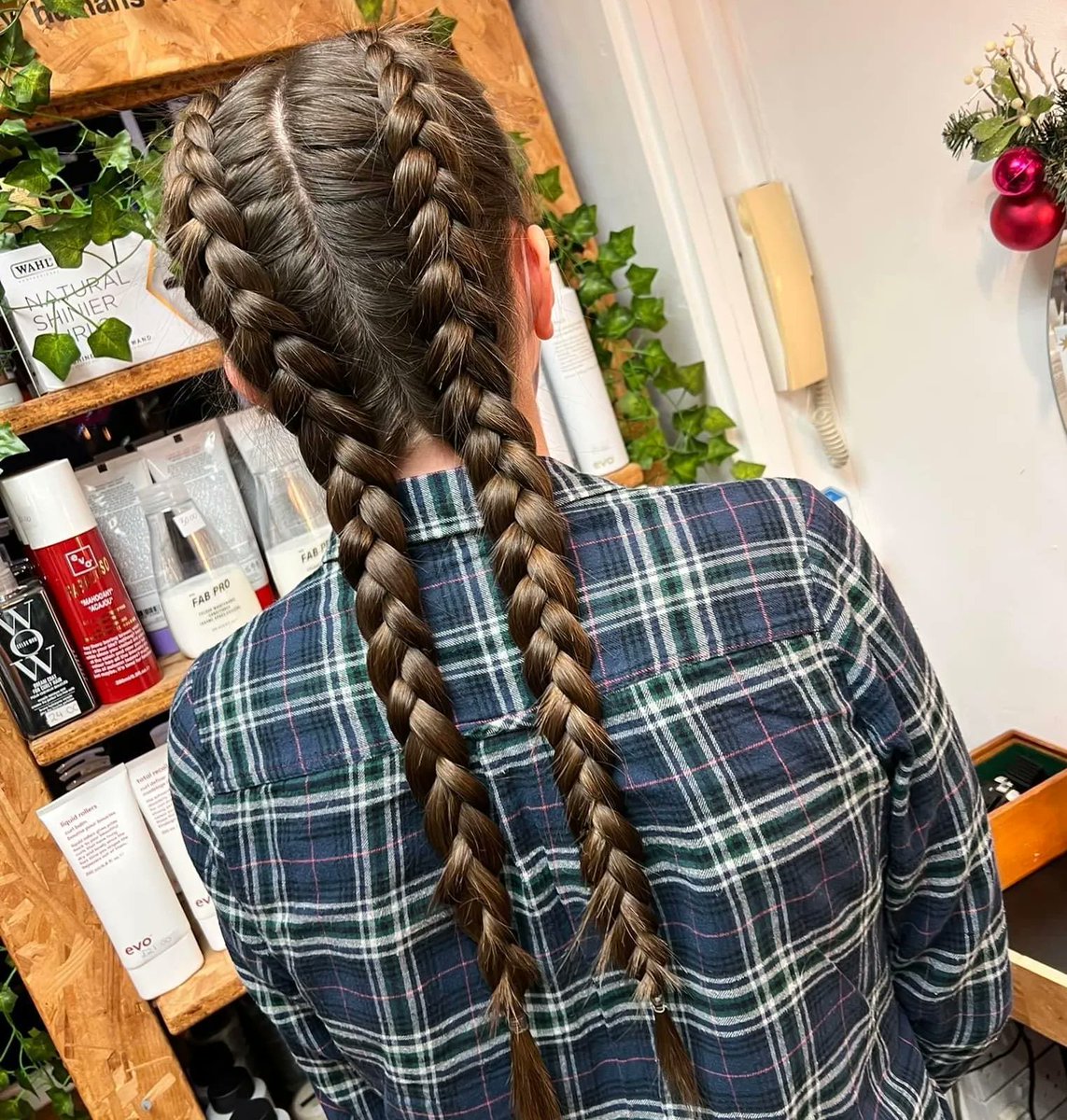 Bliss__Hair's tweet photo. Set yourself free this Christmas with these gorgeous Dutch Braids! ๐คฉ Hassle free hair for days! Hair by Natasha.
Book a appointment now: https://t.co/UyMngDNKvK
#dutchbraid #nottingham #longhair #braids #dutchhair #blisshairdresssing #blissed #hairinspo #nottinghambraida https://t.co/ZCf6wfd6cO