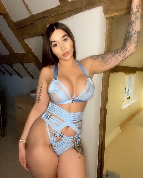 Good Morning Lovers 😈😘 https://t.co/IXzi3aCJAN