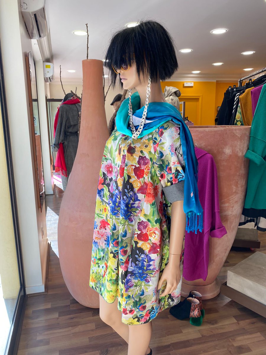 AgeminaOfficial's tweet photo. Eleganza, #Sostenibilità e #MadeinIItaly, la scelta migliore per regalarsi il piacere di un outfit ricercato per questo Natale. Scopri la collezione #AgeminaOfficial su https://t.co/LuDTiLEsYa https://t.co/PydanL5JxC