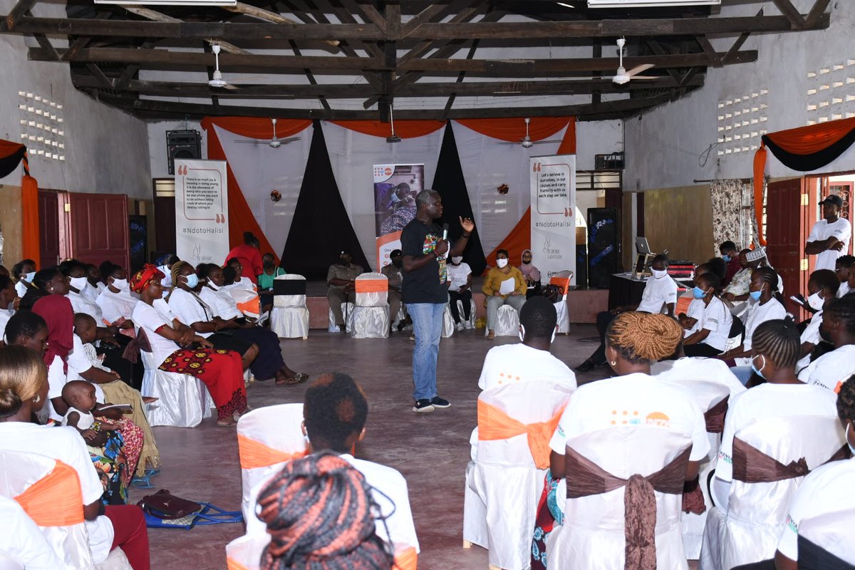 UNFPAKen's tweet photo. "Our dreams may act as a ceiling for our hopes and aspirations.  Society throws enough challenges our way; we can do without adding a low ceiling #NdotoHalisi " Dr. @OlajideDemola @UNFPA Representative 

#OfDreamsAndWhatever https://t.co/vx8qNYQK1u
