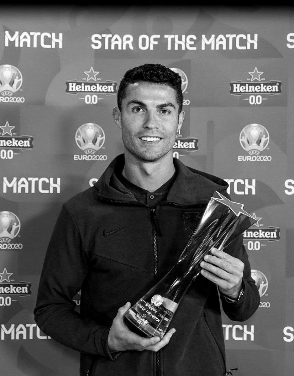 Ari17ii's tweet photo. 🗣️ If you are going through hell, then keep going, why would you stop in hell?

Cristiano Ronaldo 🐐
#UCL #CristianoRonaldo #Cristiano #EURO2020 @Cristiano #CR7 #Ronaldo https://t.co/rI0ilnoWTT