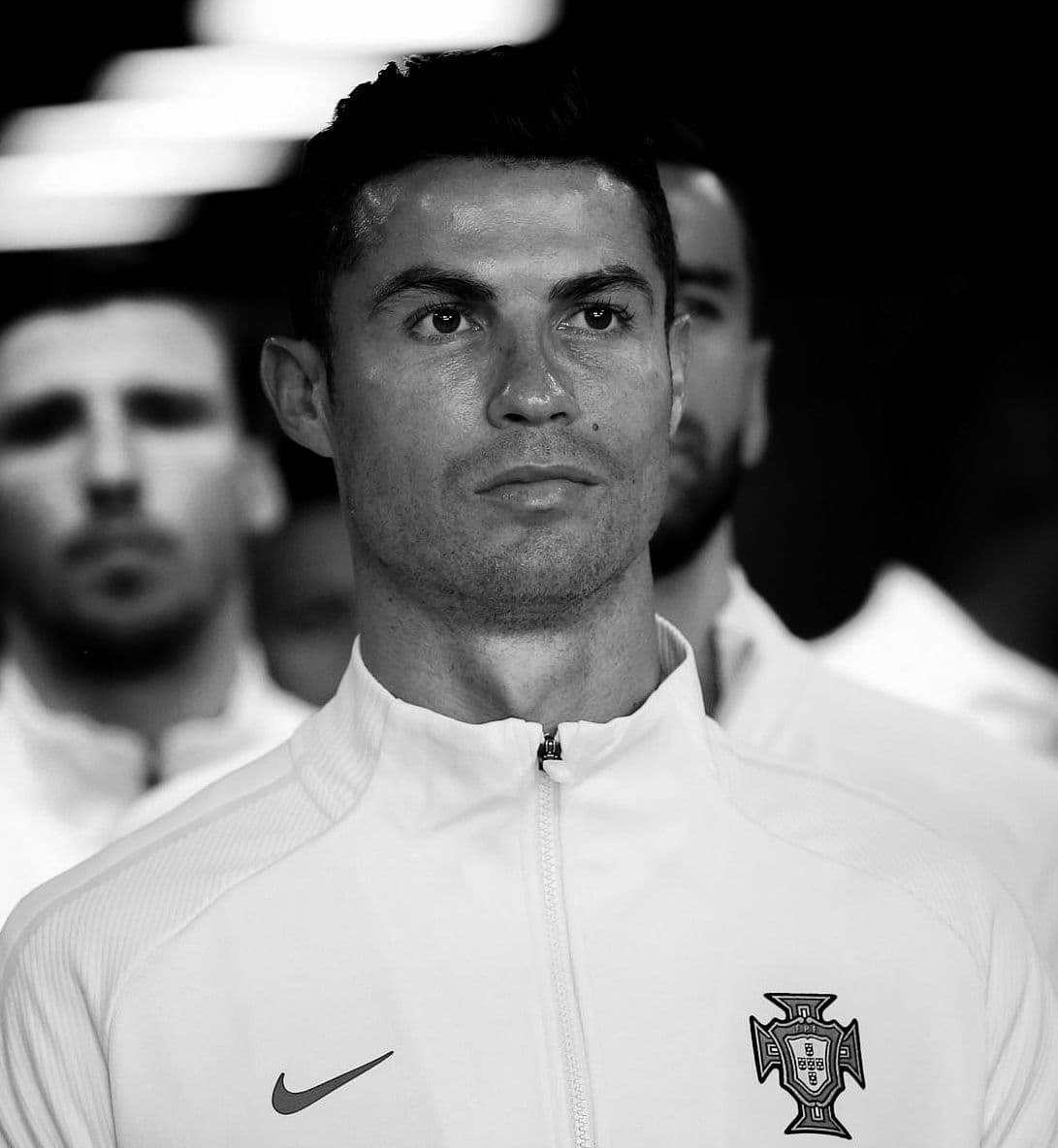 Ari17ii's tweet photo. 🗣️ If you are going through hell, then keep going, why would you stop in hell?

Cristiano Ronaldo 🐐
#UCL #CristianoRonaldo #Cristiano #EURO2020 @Cristiano #CR7 #Ronaldo https://t.co/rI0ilnoWTT