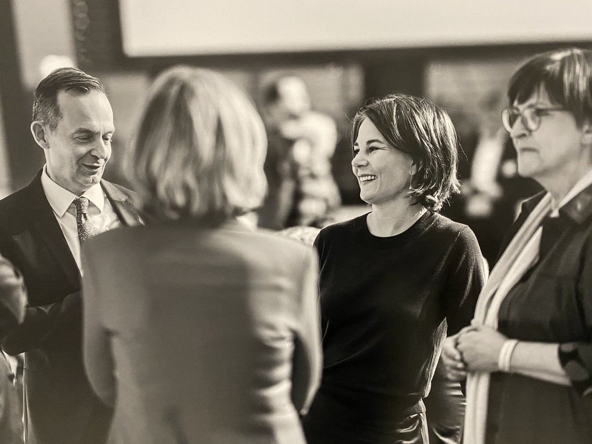 Felix Hackenbruch tweet media