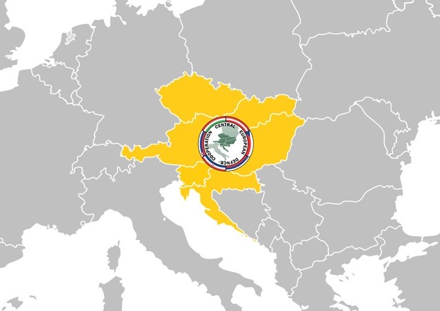 #StrategicCompass 🧭, covid pandemic, or cooperation with the Western Balkans - topics discussed during the expert workshop on the future of the Central European Defence Cooperation (#CEDC). Thank you <a href="/AIES_austria/">Austrian Institute for European & Security Policy</a> for having me.

<a href="/vtchakarova/">Velina Tchakarova</a>