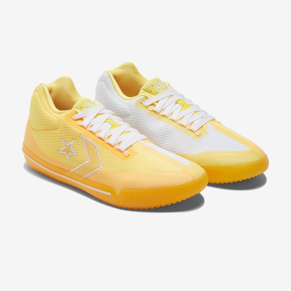 Drewherrman1's tweet photo. @shaiglalex Please plug a brother with these, can't find a size 13 anywhere for under $500. 🙏🙏 I swear I'll drop a 30 bomb with these bad boys on. https://t.co/QhtEsv9nRd