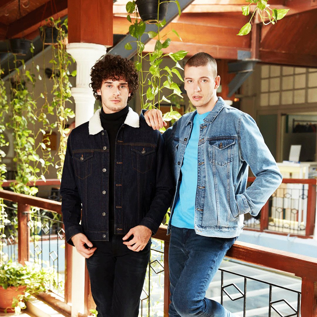 celioindia's tweet photo. Dark or light, which one's more your style this season? ๐
Shop your pick from the link here : https://t.co/Uqh2S4kobl
.
.
.
#OriginallyFrench #CelioIndia #aw21 #autumnwinter #newcollection #shirt #men #autumnwintercollection #aw21collection #menswear https://t.co/VLaFUbo0qZ