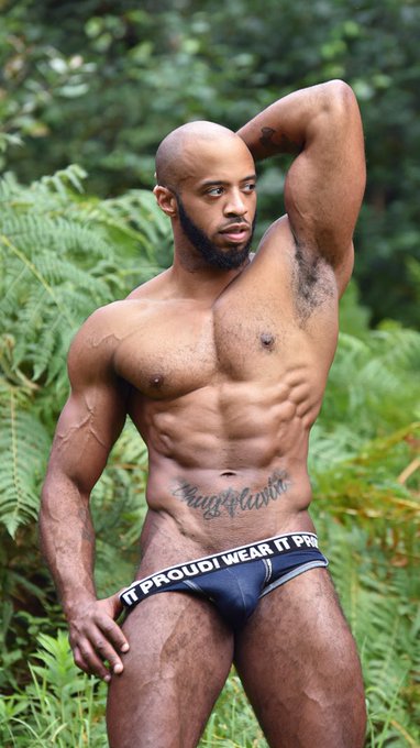 I wanna get dirty, it’s about time for my arrival.

#blackmuscle #gayhunk #onlyfans #ripped #blackisbigger