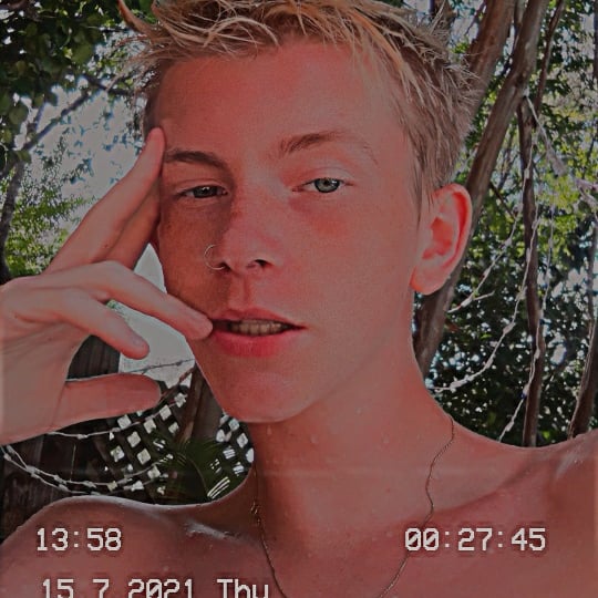 JpLovecraft__'s tweet photo. A little face reveal ig 🤣 https://t.co/Ob4cMSv6mr