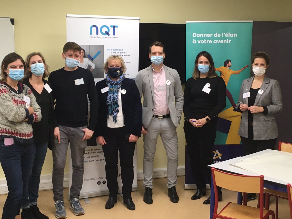 ChMARNAUD's tweet photo. @Apec_HDF Journée Objectif Premier Emploi c’est aujourd’hui au sein de l’ @UPJV_Univ et avec @IsagriFrance @SAFRAN @WestPharma @METRO https://t.co/NNFjQ4VgO8