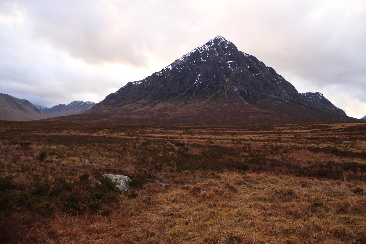 Happy #TravelTuesday Where would you rather be today? Woke up to frost this morning and I'm dreaming of being back in the Scottish Highlands 💙🏴󠁧󠁢󠁳󠁣󠁴󠁿 <a href="/VisitScotland/">VisitScotland</a> #ScotlandIsCalling #RespectProtectEnjoy #ScotlandIsNow