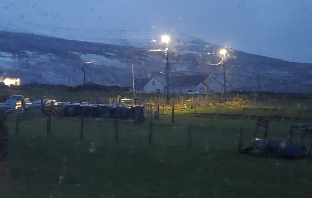 Away_To_Me's tweet photo. Snow on the hill today! https://t.co/xQZwtcAt8j