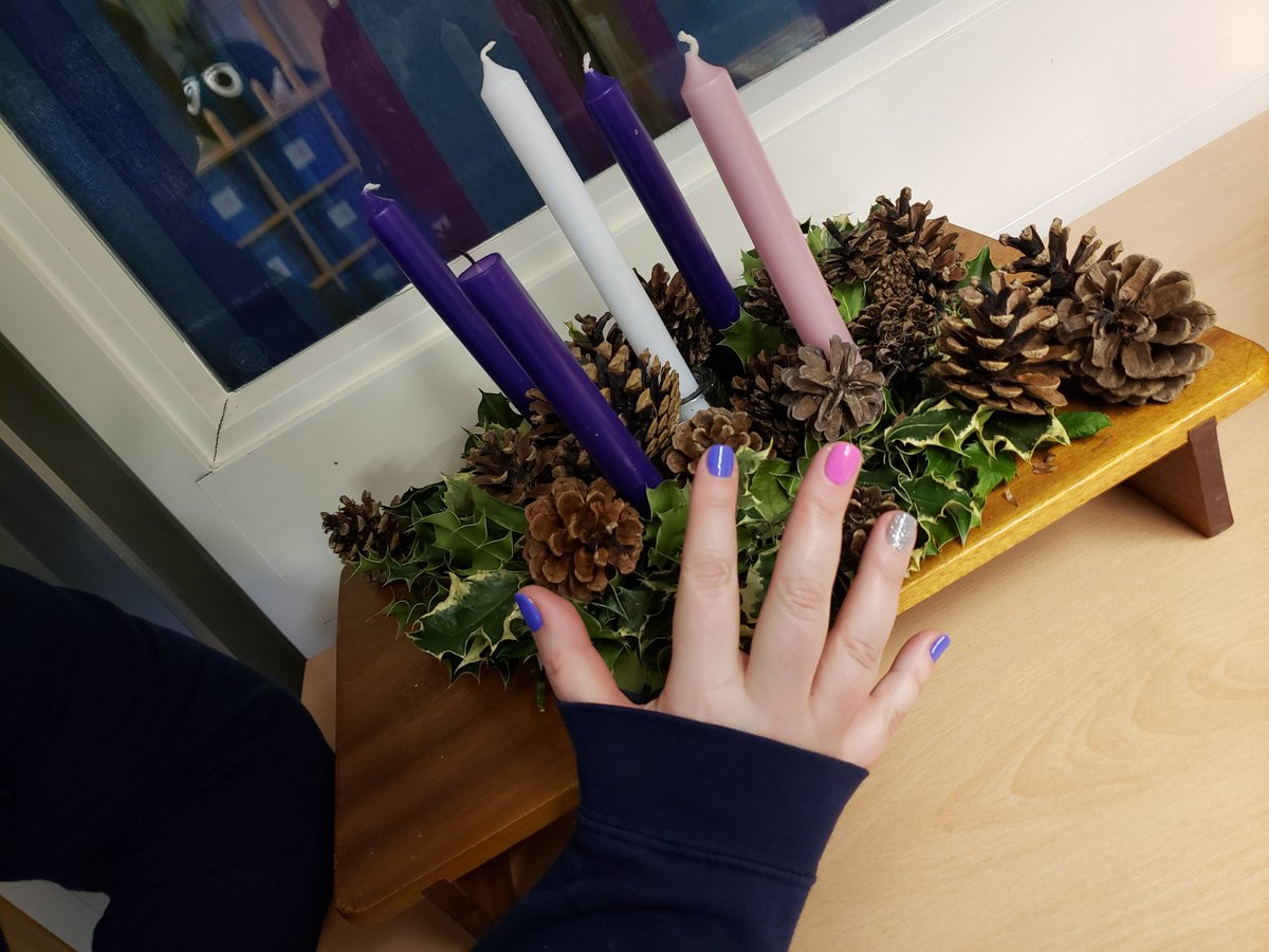 StJamesIDerby's tweet photo. We are loving Mrs Forbes' Advent inspired nails!!!💅🕯 https://t.co/fWBloeAHwJ
