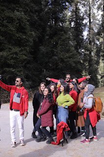 web3enjoyoor's tweet photo. An amazing trip to Nathiagali with top influencers like @javyriah, @reeebu  @laraibmehtabb @FizzahRajput and @Aishas91_ never seemed this easy and convenient.@swvlPakistan has boarded to make city to city travel safe and convenient. #SwvlTravel @greeneyedsobia @FarihaAsghar17 https://t.co/Yb3Es3B0aD
