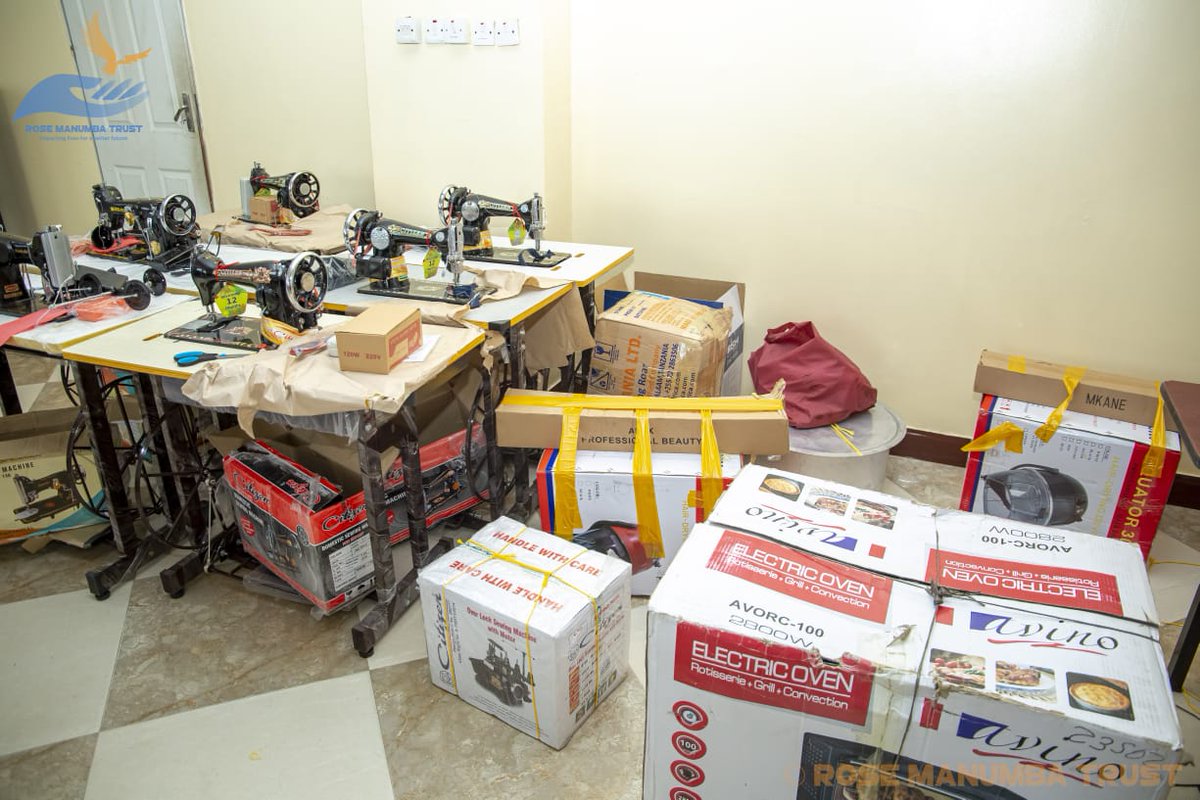 rmanumbatrust's tweet photo. Hivi ni Baadhi ya Vifaa Vilivyotolewa na Taasisi ya Rose Manumba Trust kwa Vijana Wanufaika wa Program ya JIAJIRI.
@rosemanumbatrust 
#giveafuturefoundation
Tumegusa Maisha ya Vijana kwa Maisha Bora ya Baadae .
#AjiraKwaVijana https://t.co/dZy95O5gaL
