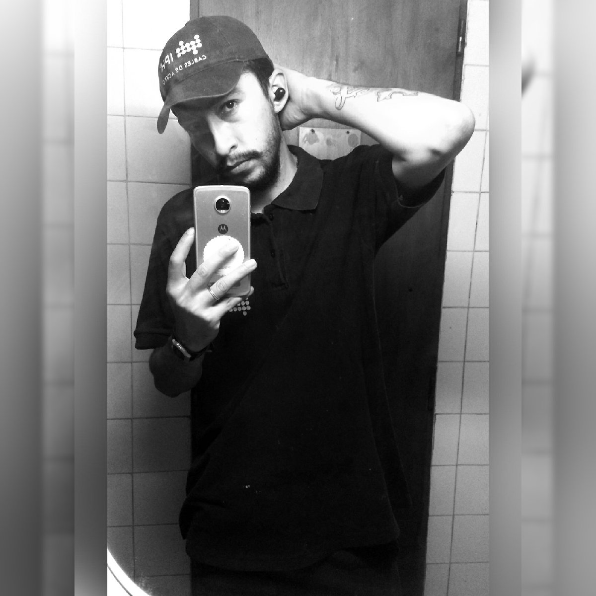 Arielopez18's tweet photo. #NuevaFotoDePerfil https://t.co/vdfjhWderz