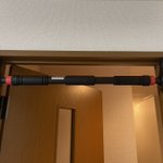 懸垂バーを室内に設置したら…「メリメリ…メキッ」となってしまった…
