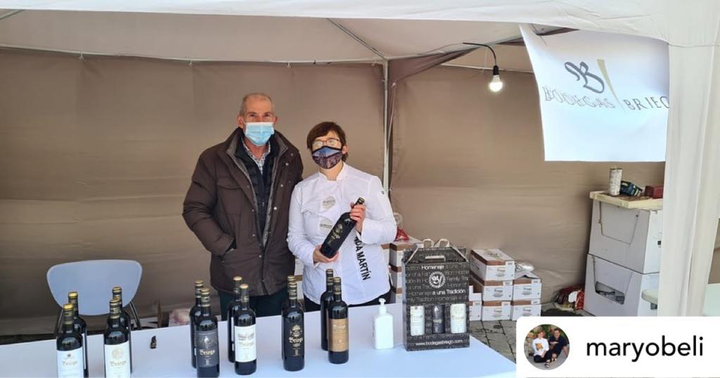 BodegasBriego's tweet photo. 🍷🍇 Hemos estado en la Feria de la Trufa de Cogeces con @maryobeli. Maridamos vino, trufa y aceite #DoceUno. https://t.co/P4oP34uZUw