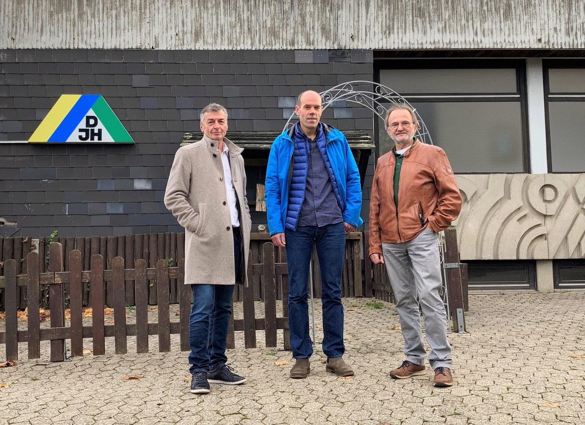 Die Waldjugendherberge in Sargenroth braucht eine Zukunft. Es muss Ziel der Region sein, dass es hier BALD weitergeht. Seit fast zwei Jahren steht das Haus leer, gemeinsam mit Ortsbürgermeister Gerd Martin und VG-Bürgermeister Michael Boos werbe ich für den Neuanfang. #RoadtoRHK